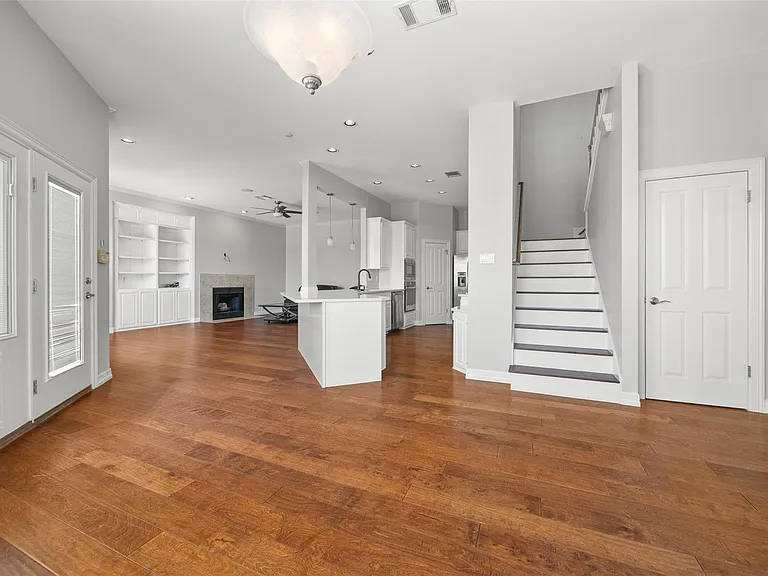 9300 Simmons Rd — Photo 3