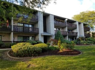 5039 Briartree Ln APT 204, Burbank, IL 60459