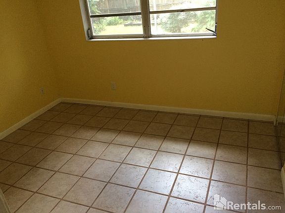5th image of 1308 NW 39th Ter
