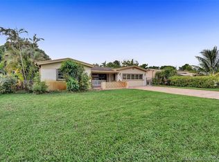 2400 Alcazar Dr, Miramar, FL 33023