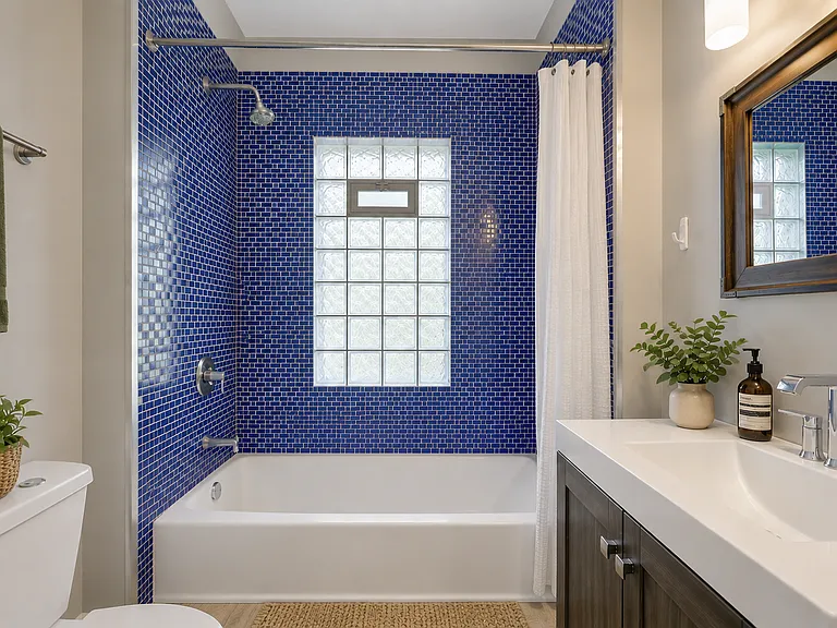 14 W 47th St #4 — Photo 4