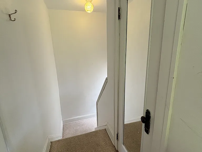1263 Donald Ave — Photo 11