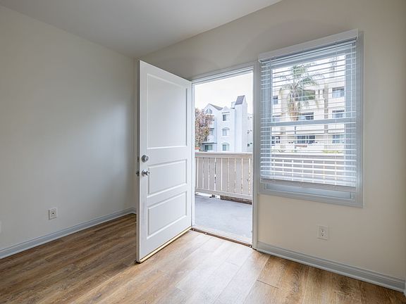 5th image of 526 Magnolia Ave APT 4