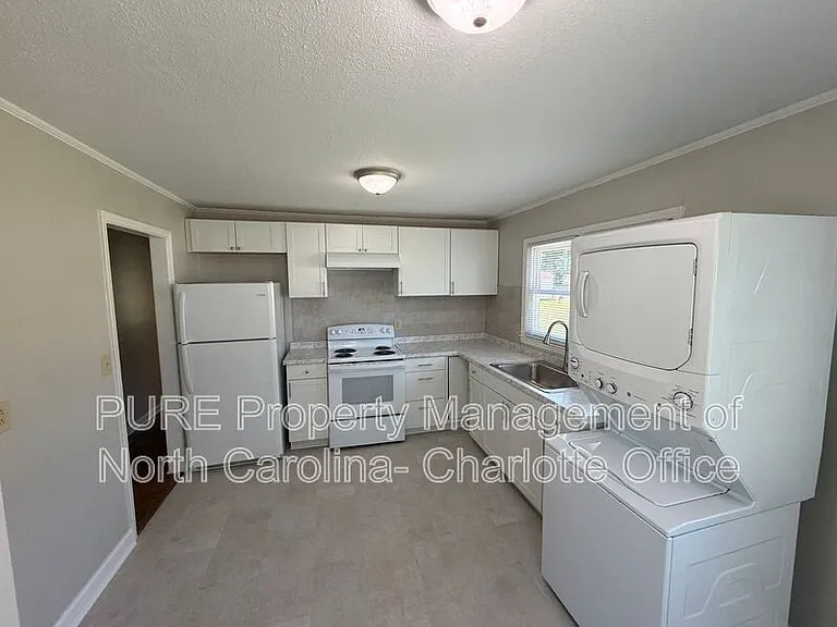 680 Tulsa Ct NW — Photo 9