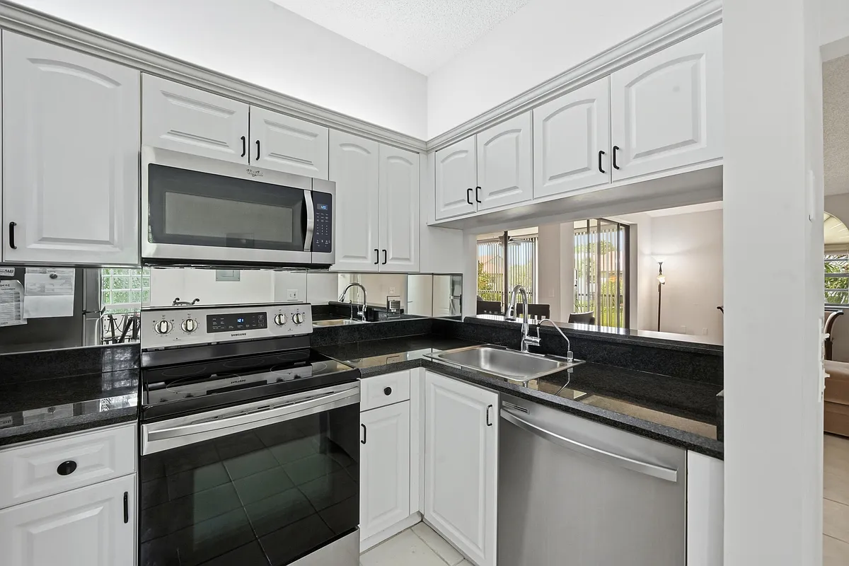 Building Photo - 5395 Firenze Dr #K