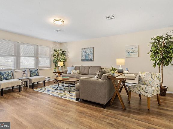 5th image of 101 Huntington Dr