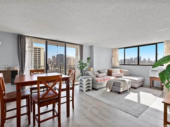 2222 Citron St APT 1104, Honolulu, HI 96826