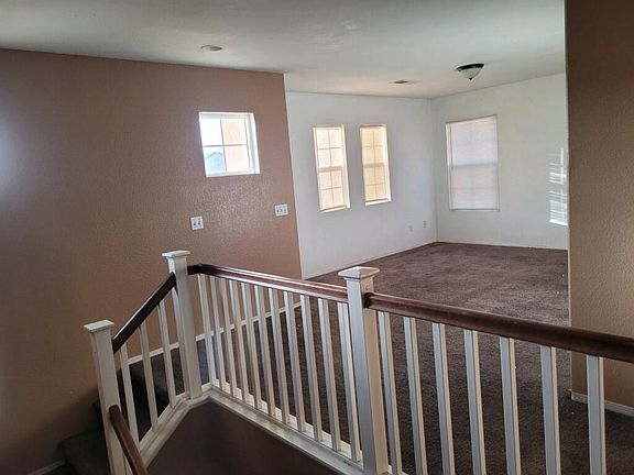 5th image of 15795 Yosemite St