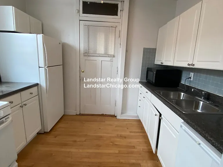 1963 W Foster Ave #3 — Photo 8