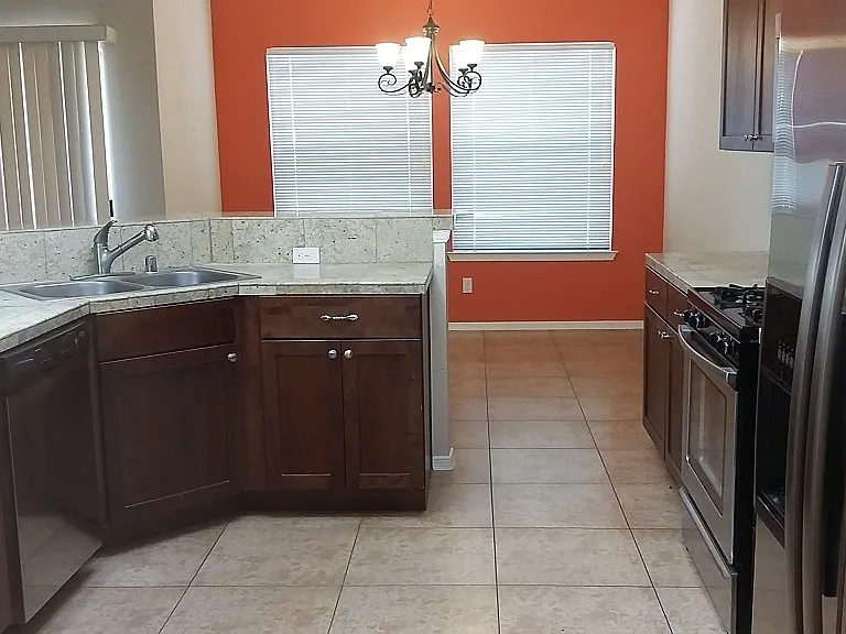 5714 Wales Dr — Photo 4