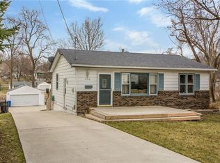 930 Hackley Ave, Des Moines, IA 50315