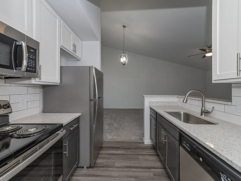 Ivy Hills Living Spaces — Photo 110