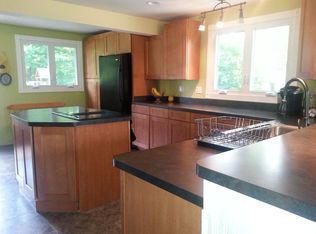 13363 Caves Rd, Chesterland, OH 44026