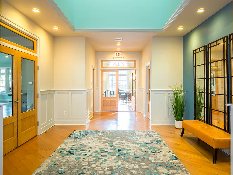 Harbor Village Apartments — Photo 11