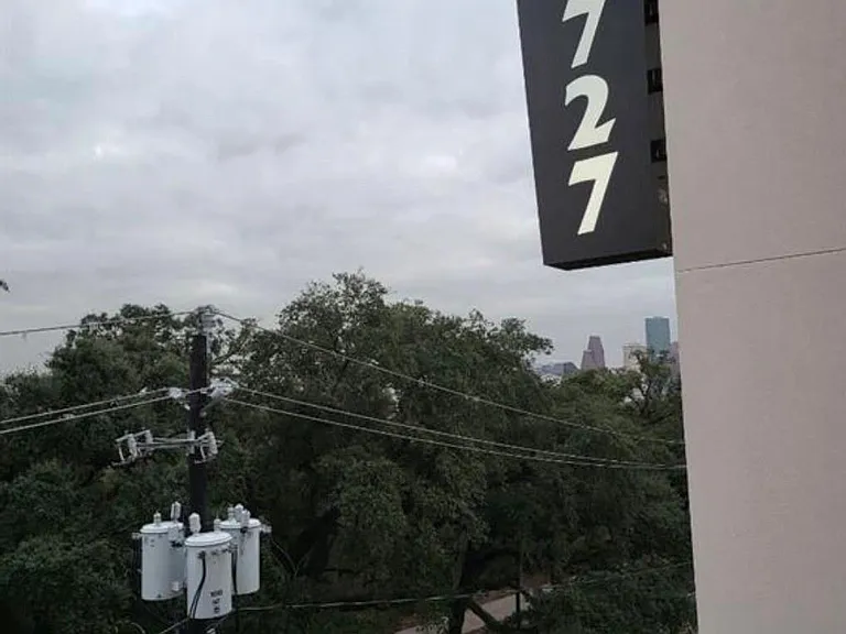 2727 Houston Ave #205 — Photo 30