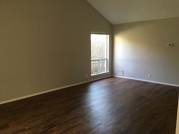 5th image of 9524 Quail Ct #B