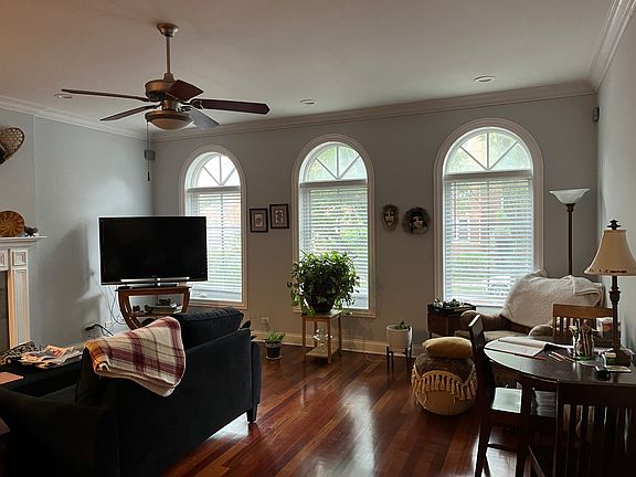 3rd image of 2450 W Foster Ave APT 1