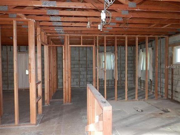 5th image of 650 Skylark Ln