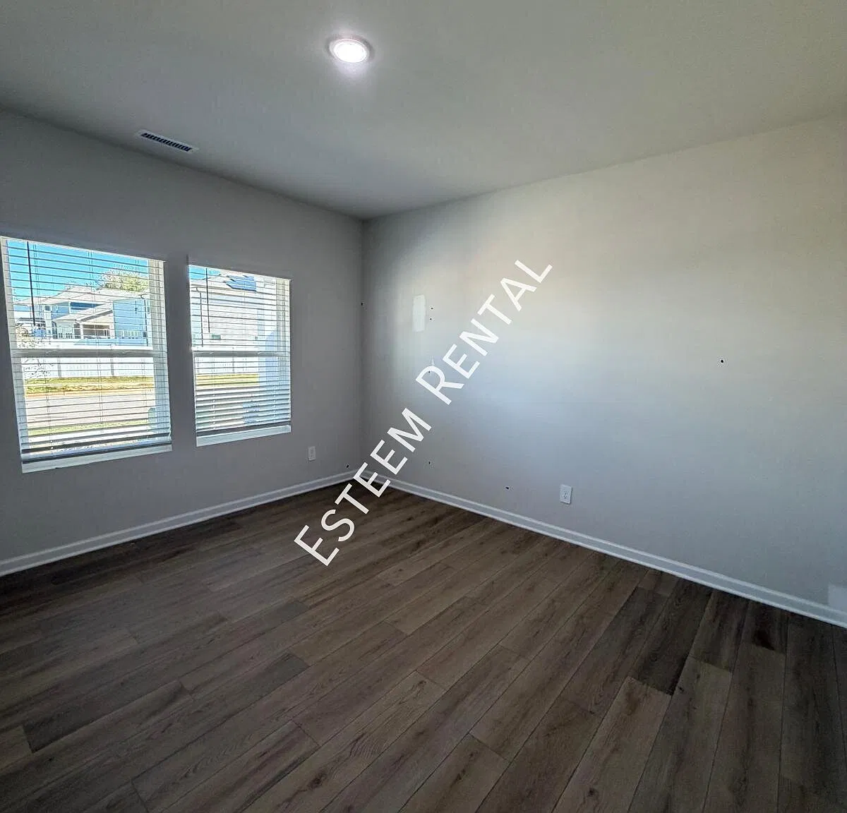 5 bed, 2674 sqft, $2,495 — Photo 4