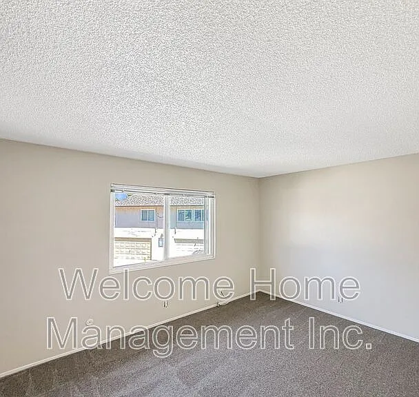 1037 Mohr Ln #D — Photo 8