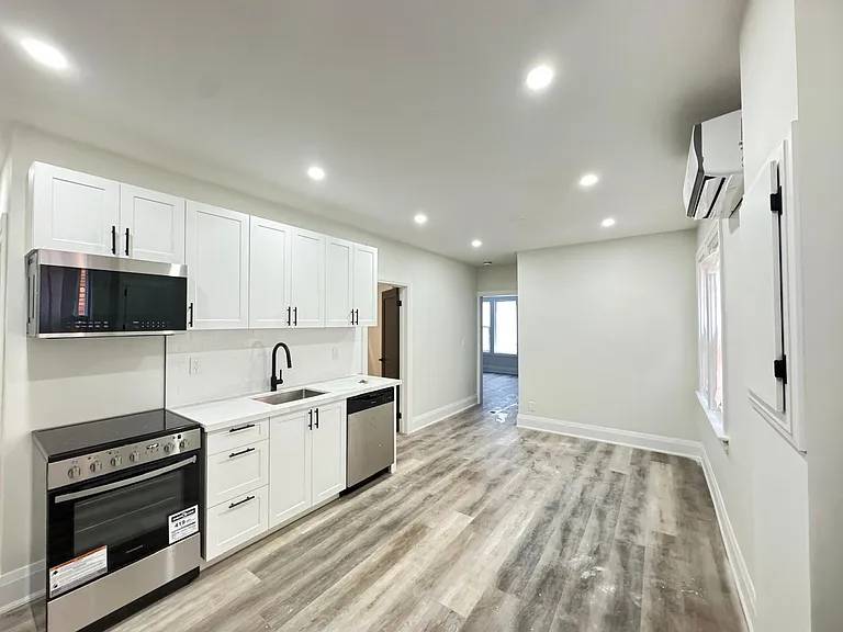 656 Main St E #5 — Photo 13