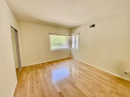 3720 Ventura Canyon Ave — Photo 20