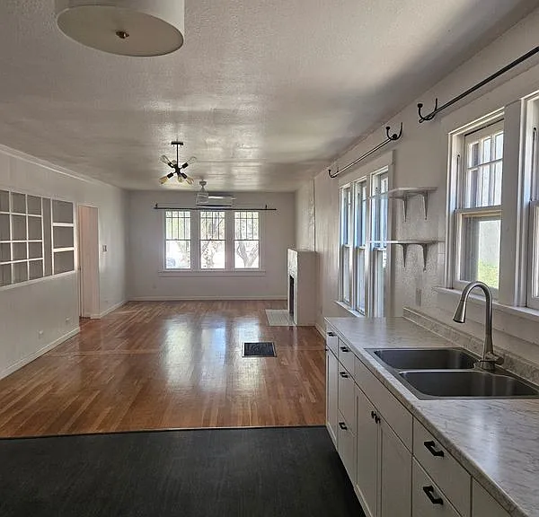 204 Harvard Dr SE #A — Photo 11