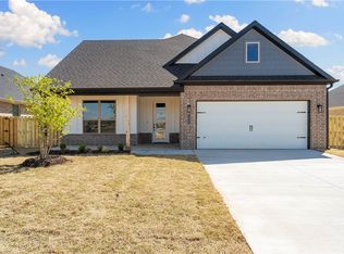 1903 Bugg St, Pea Ridge, AR 72751