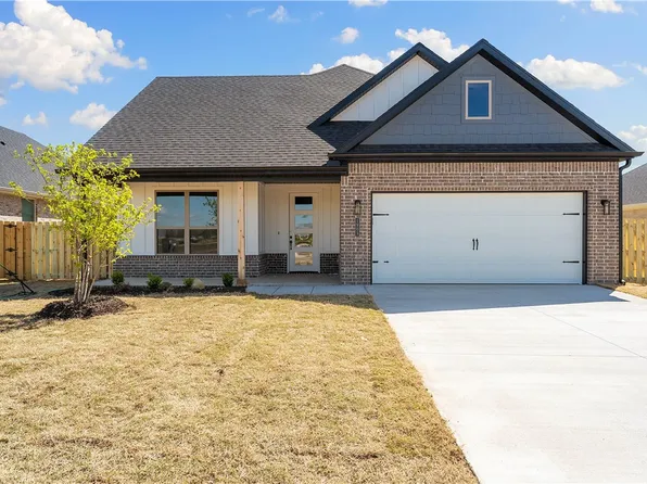 1903 Bugg St, Pea Ridge, AR 72751