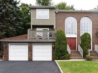 11 Dorset Cir, Caldwell, NJ 07006