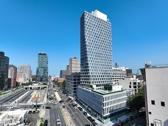 4th image of 545 Vanderbilt Ave APT 8F