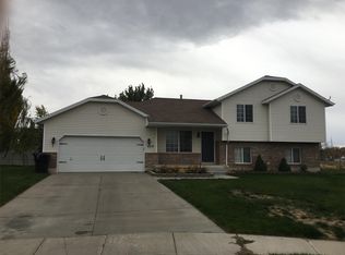 759 W 1860 N, Clinton, UT 84015