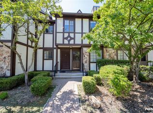 506 Mark Twain Way, Mahwah, NJ 07430