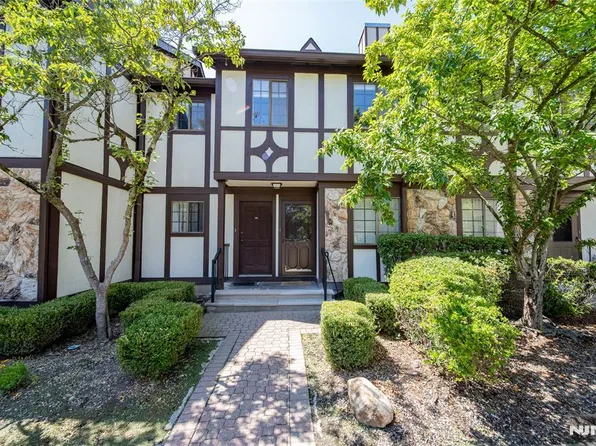 506 Mark Twain Way, Mahwah, NJ 07430