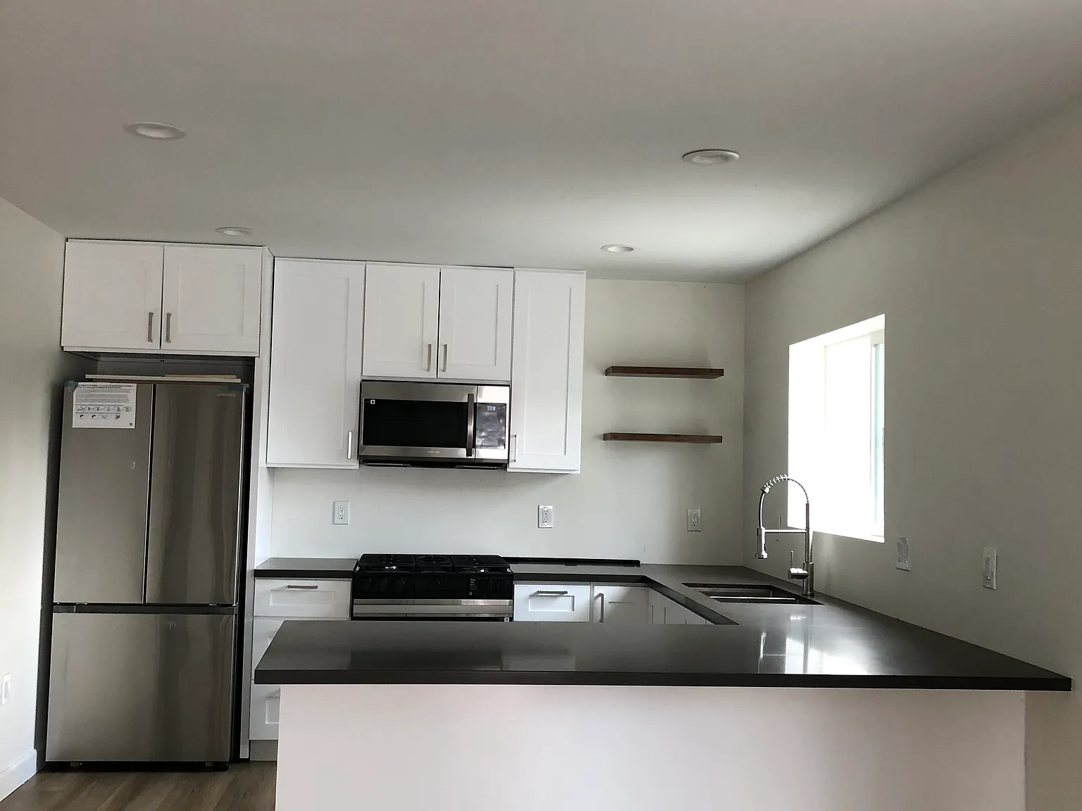 5 bed, 800 sqft, $875 — Photo 3