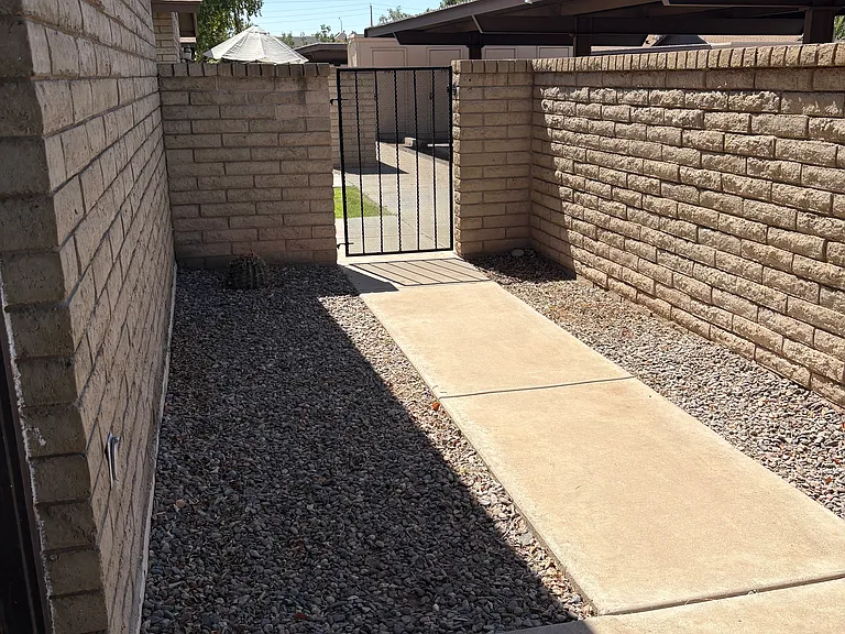 102 W Loma Vista Dr #102 — Photo 12