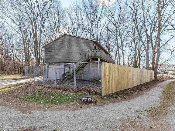 5th image of 3990 Nicolet Dr