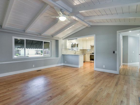 2nd image of 942 Lawton Ave