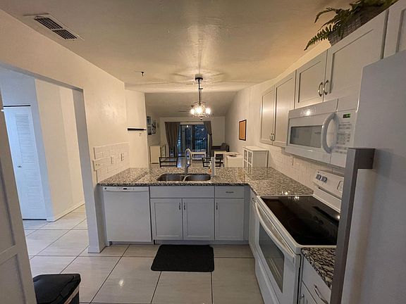 5th image of 9285 Lake Park Dr APT 203
