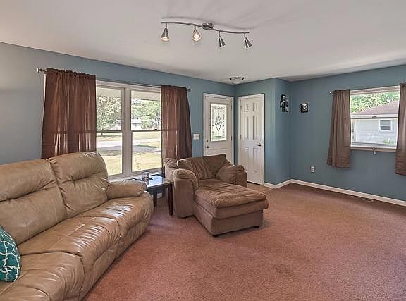 2nd image of 3417 Shardale Dr