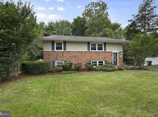 505 E Charlotte St, Sterling, VA 20164