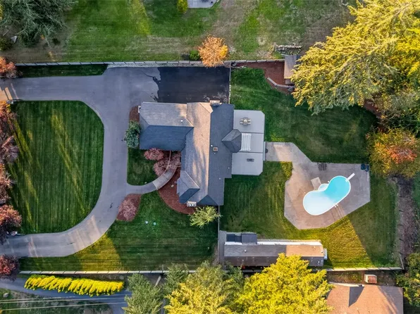 21620 SE May Valley Road, Issaquah, WA 98027