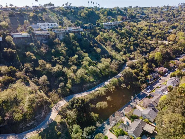 3724 N Knobhill Dr, Sherman Oaks, CA 91423