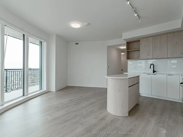 1185 Dupont St #1307 — Photo 9