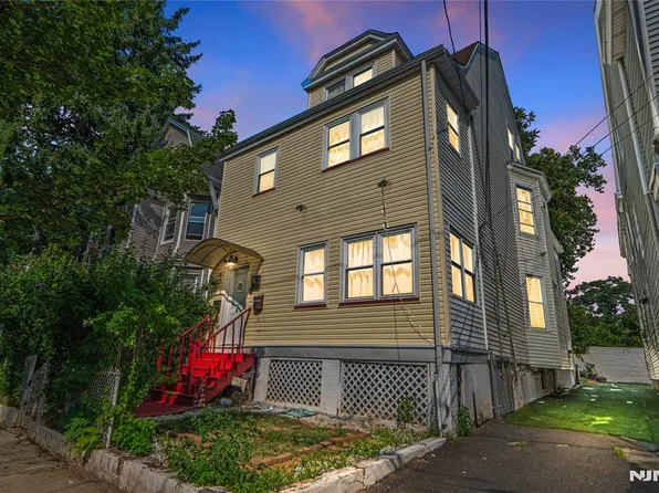 10 Treacy Ave, Newark, NJ 07108