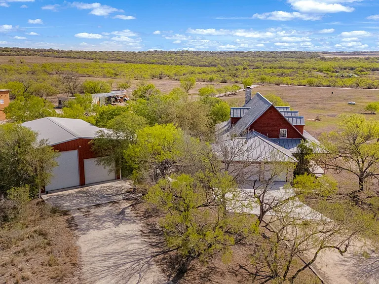 360 Private Road 4619 — Photo 2