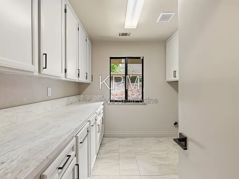 3342 Cove Cir — Photo 48