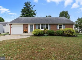 17 Samantha Ln, Hamilton, NJ 08619