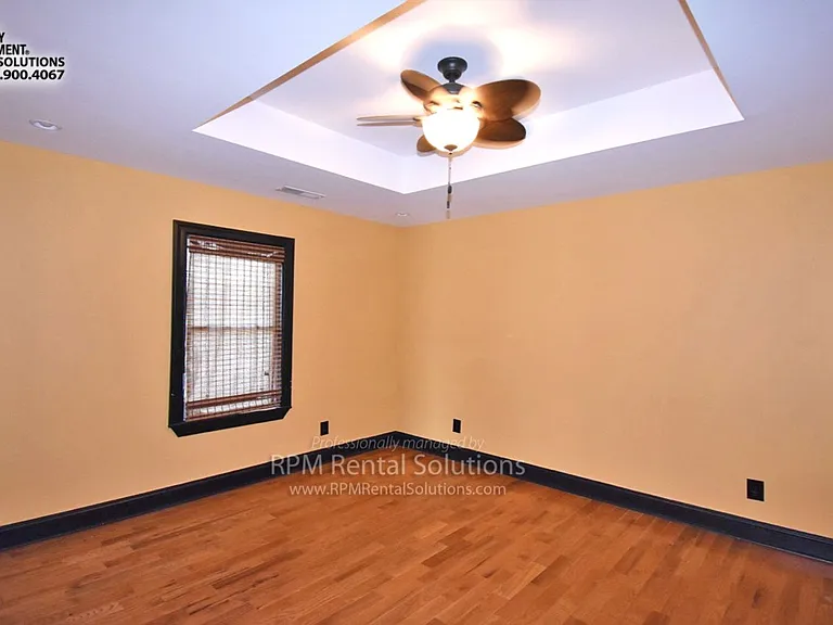 304 Jakes Ave — Photo 17