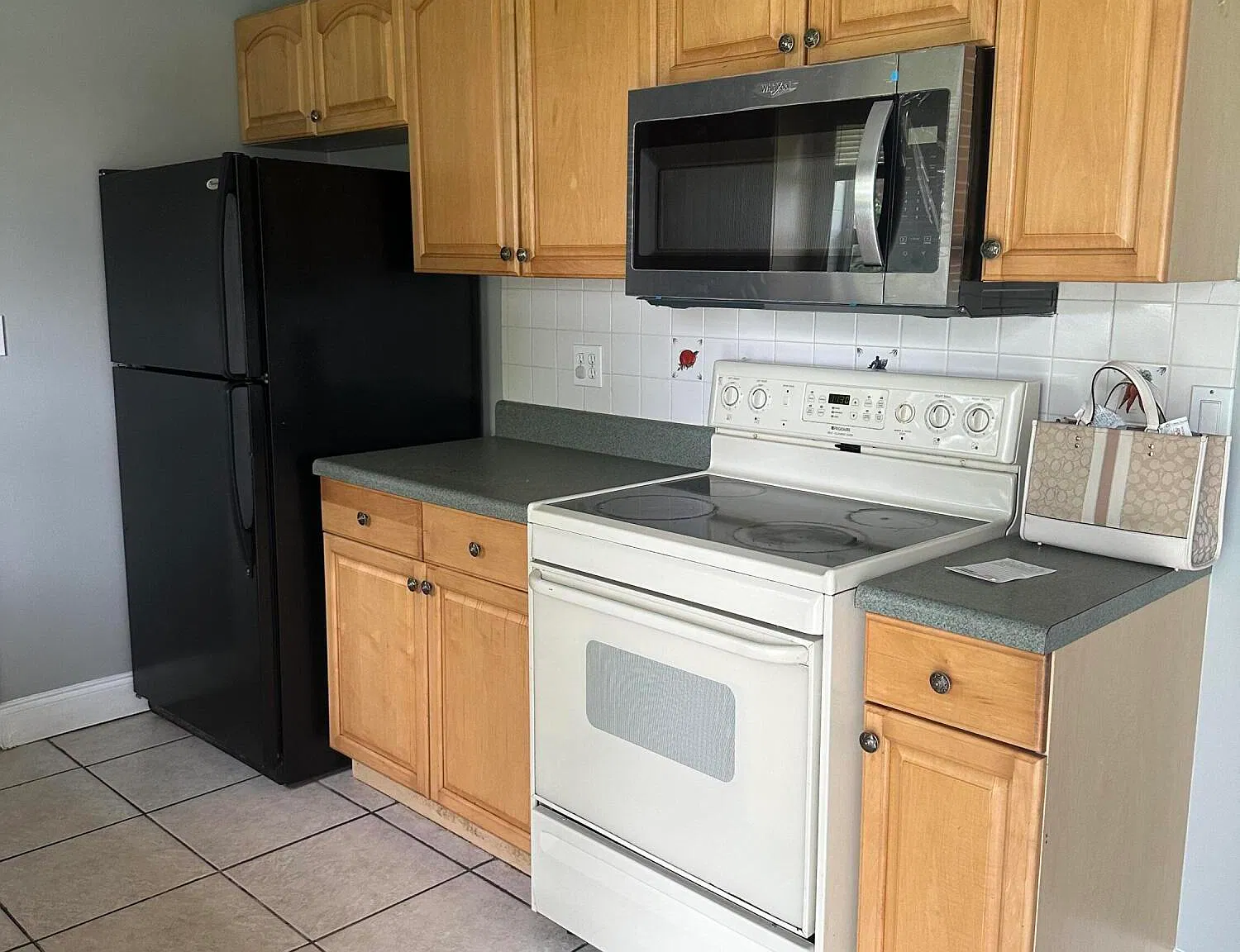 3 bed, 2.0 bath, 1050 sqft, $1,745 — Photo 4